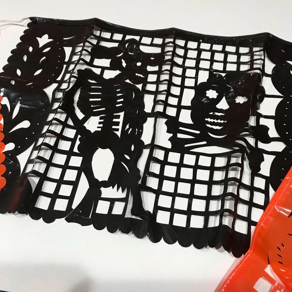 ☀️☀️8 Plastic Day of the Dead Theme String Connected Banners, 19”x 13” ea…